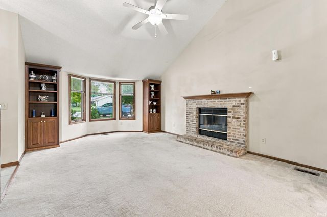 1310 Canal Ridge Drive, New Haven, IN 46774