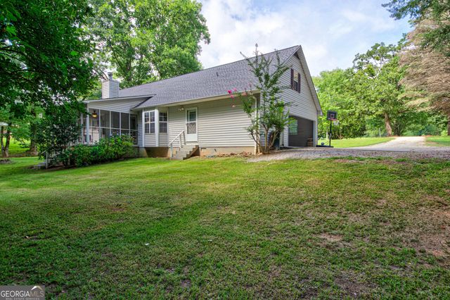 1458 Whispering Pines Drive, Toccoa, GA 30577
