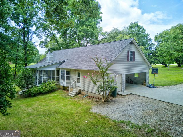 1458 Whispering Pines Drive, Toccoa, GA 30577