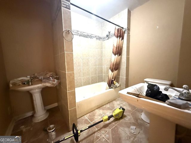 115 S Thomas St, Elberton, GA 30635