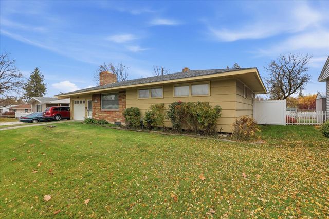 5820 N Ash St, Spokane, WA 99205