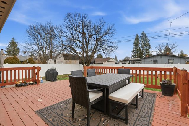 5820 N Ash St, Spokane, WA 99205