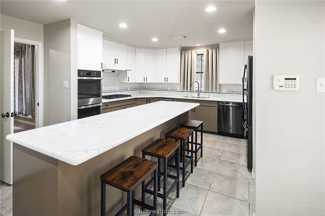 2301 East Briargate Drive, Bryan, TX 77802