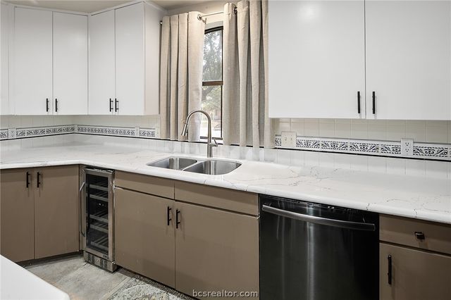 2301 East Briargate Drive, Bryan, TX 77802