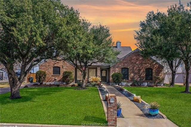 2301 East Briargate Drive, Bryan, TX 77802