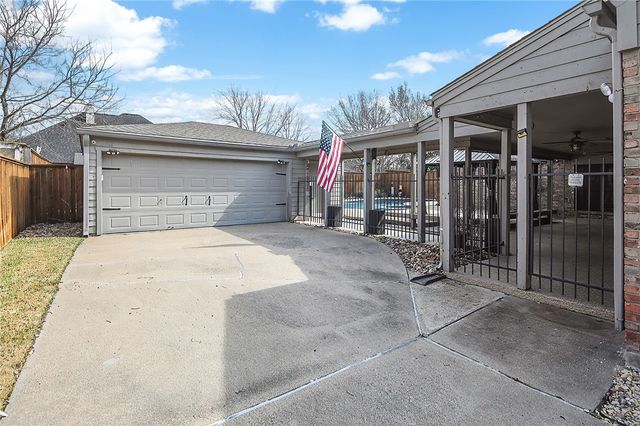 2301 East Briargate Drive, Bryan, TX 77802