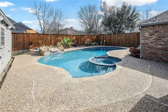 2301 East Briargate Drive, Bryan, TX 77802