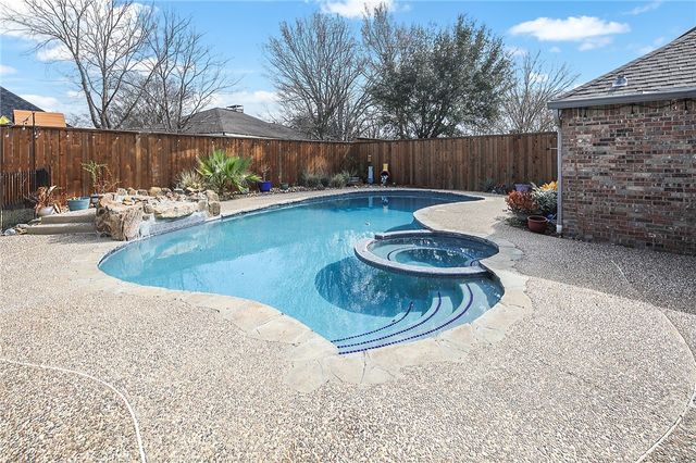 2301 East Briargate Drive, Bryan, TX 77802