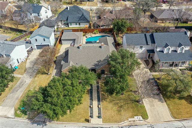 2301 East Briargate Drive, Bryan, TX 77802