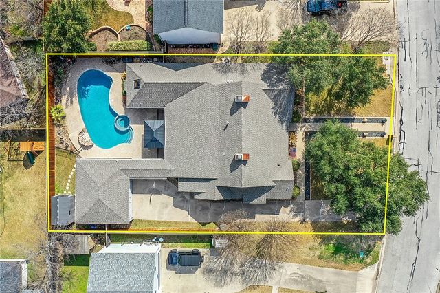2301 East Briargate Drive, Bryan, TX 77802