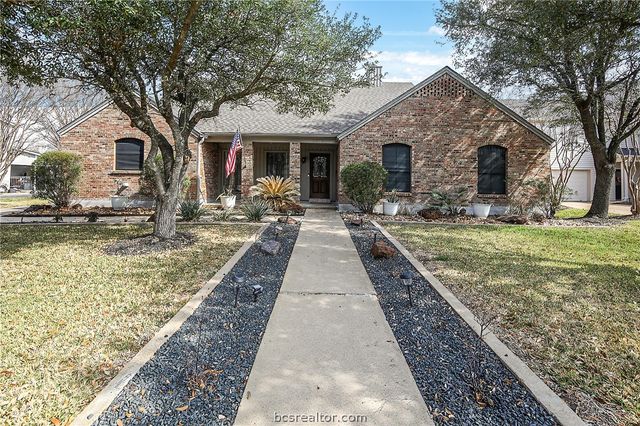 2301 East Briargate Drive, Bryan, TX 77802