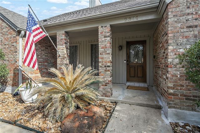 2301 East Briargate Drive, Bryan, TX 77802