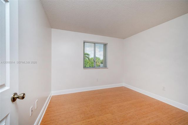 13753 SW 160th Ter, Miami, FL 33177