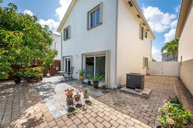 13753 SW 160th Ter, Miami, FL 33177