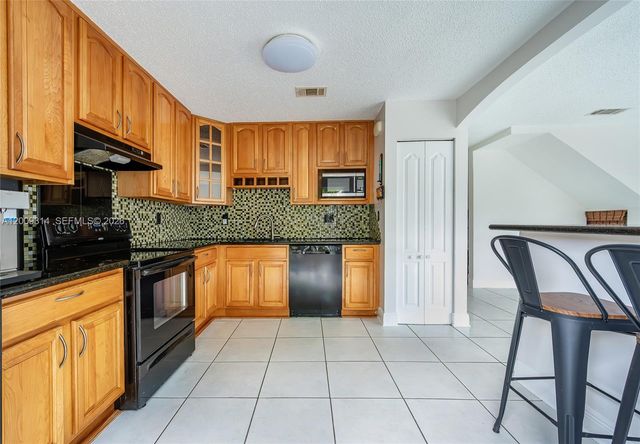 13753 SW 160th Ter, Miami, FL 33177