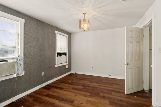 1401 Santa Barbara, San Antonio, TX 78201