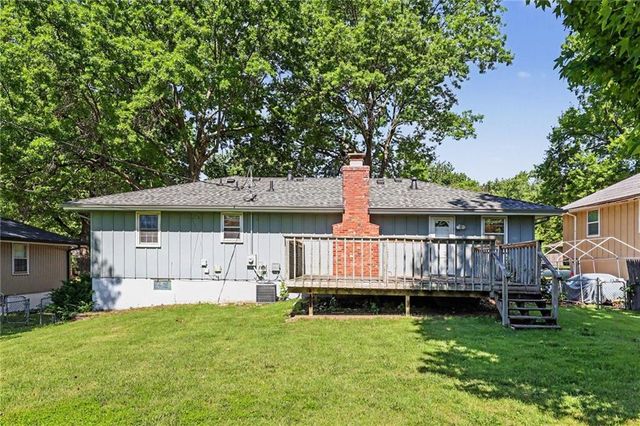 11047 Spring Valley Road, Kansas City, MO 64134