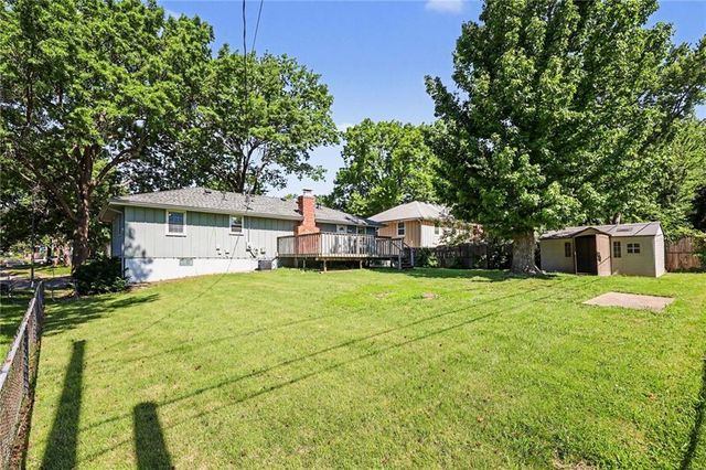 11047 Spring Valley Road, Kansas City, MO 64134