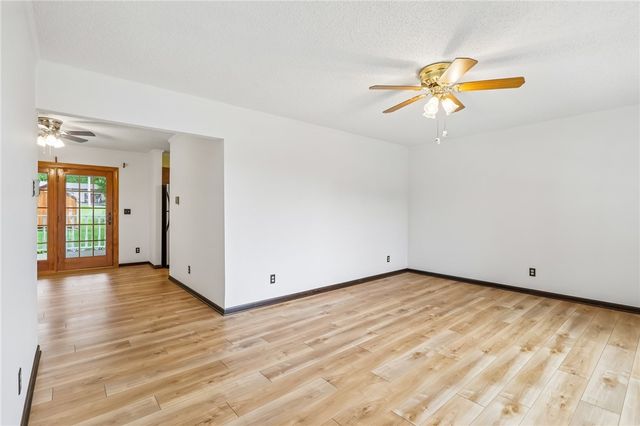 1112 Motor St, Shenango Twp, PA 16101