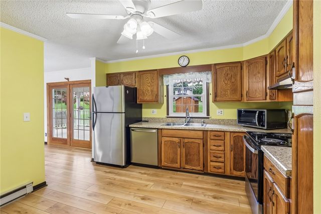 1112 Motor St, Shenango Twp, PA 16101
