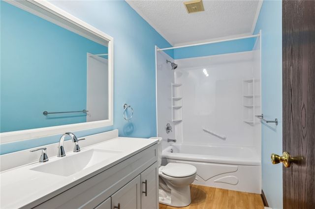 1112 Motor St, Shenango Twp, PA 16101