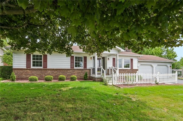 1112 Motor St, Shenango Twp, PA 16101