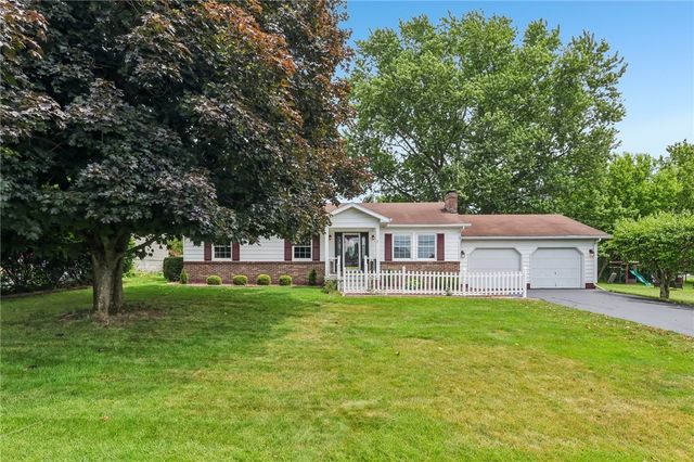 1112 Motor St, Shenango Twp, PA 16101