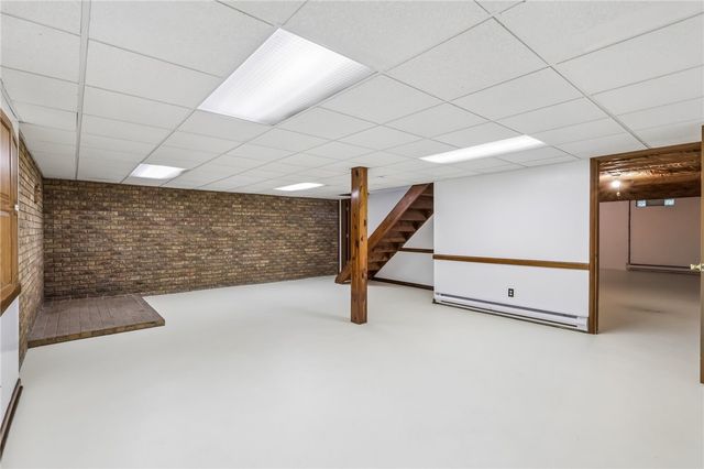 1112 Motor St, Shenango Twp, PA 16101