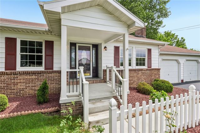 1112 Motor St, Shenango Twp, PA 16101