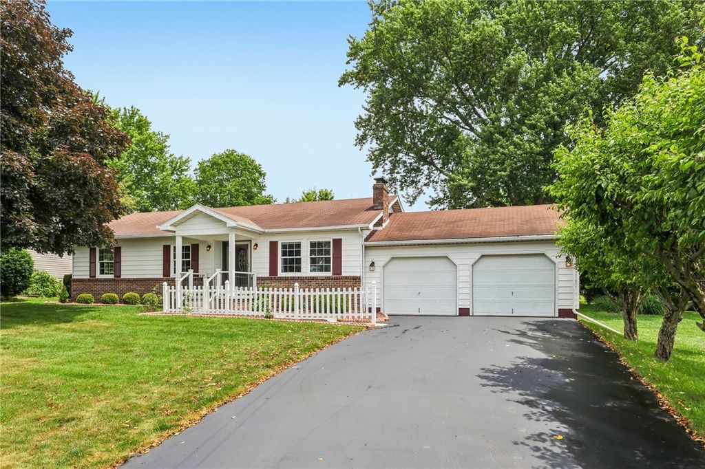 1112 Motor St, Shenango Twp, PA 16101