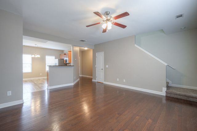 5441 Perlou Ln, Murfreesboro, TN 37128