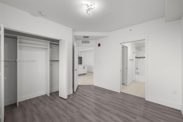 2651 NE 212th Ter 305, Miami, FL 33180