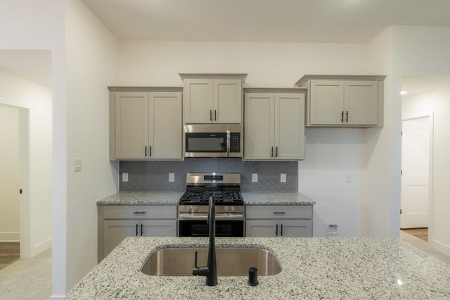 4406 W Bayou Maison Circle, Dickinson, TX 77539
