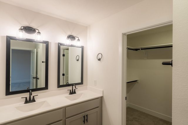 4406 W Bayou Maison Circle, Dickinson, TX 77539