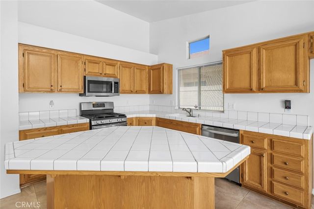 8604 Winlock, Bakersfield, CA 93312