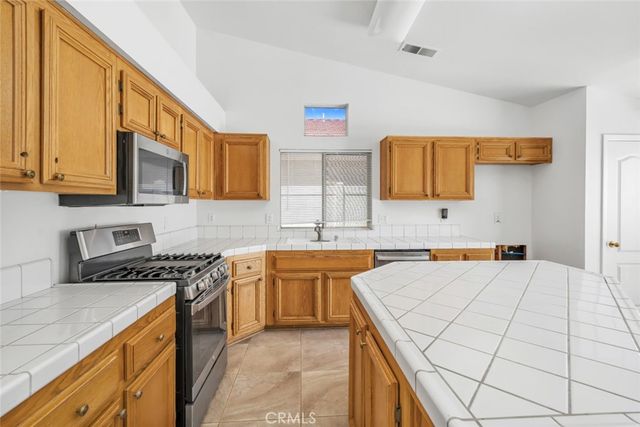 8604 Winlock, Bakersfield, CA 93312