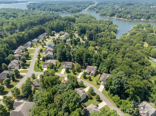 924 Autumn Glen Court, Clover, SC 29710