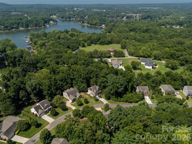 924 Autumn Glen Court, Clover, SC 29710