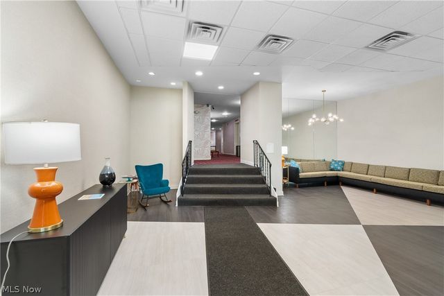 275 N Portage Path 6C, Akron, OH 44303
