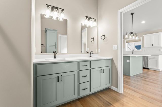 6009 80th Avenue S, Horace, ND 58047