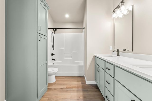 6009 80th Avenue S, Horace, ND 58047