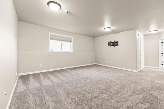 6009 80th Avenue S, Horace, ND 58047