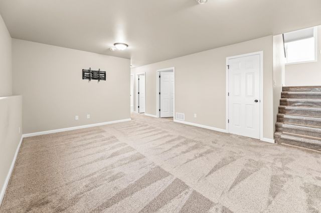 6009 80th Avenue S, Horace, ND 58047