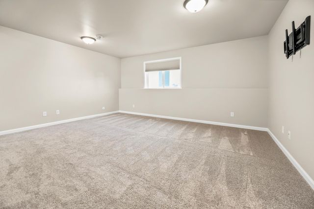 6009 80th Avenue S, Horace, ND 58047