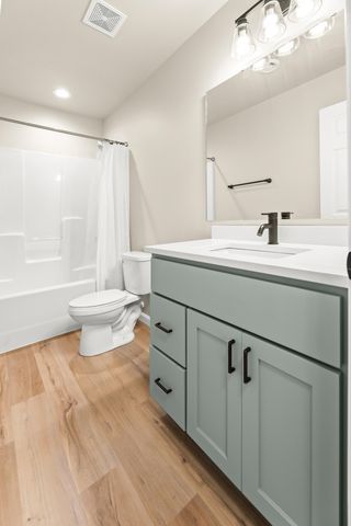 6009 80th Avenue S, Horace, ND 58047