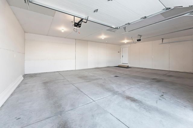 6009 80th Avenue S, Horace, ND 58047