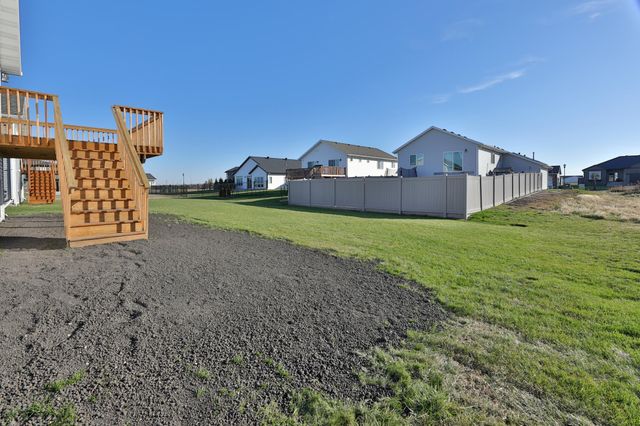 6009 80th Avenue S, Horace, ND 58047