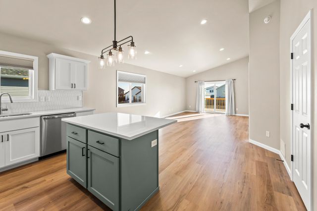 6009 80th Avenue S, Horace, ND 58047