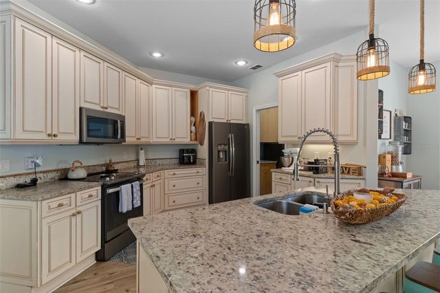 46 FRINGETREE STREET, Homosassa, FL 34446