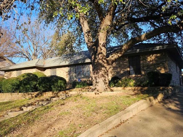1817 Rhinevalley Drive, Arlington, TX 76012